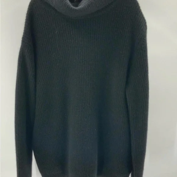 Quince Mongolian Cashmere Women's Black Crew Neck Sweater - Picture 4 of 5